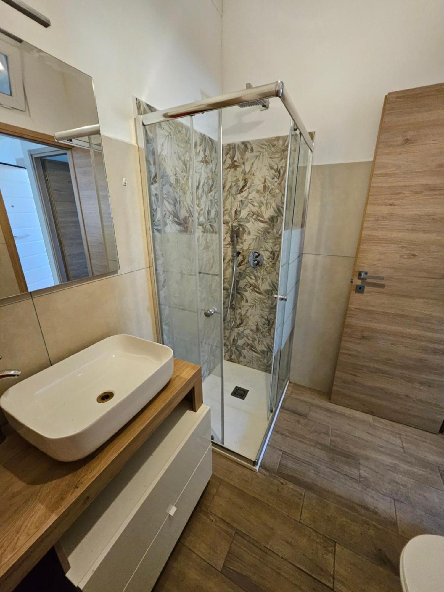 Casa Vacanze Dragona 15 Min Fco 10 Min Ostia Acilia Buitenkant foto